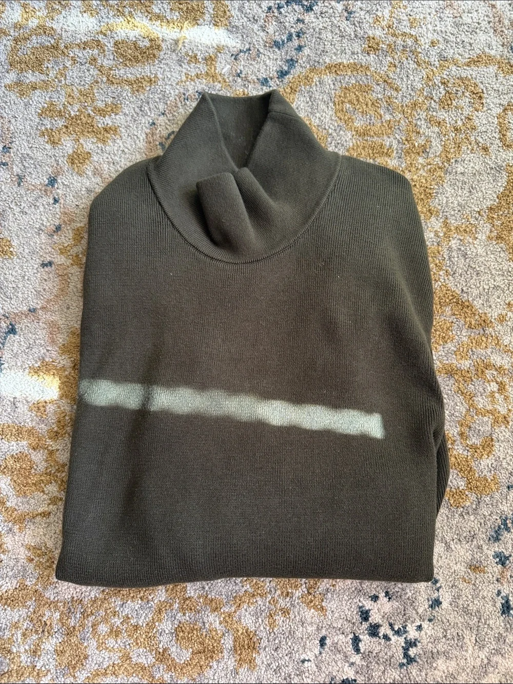 Banana Republic Men's Olive Turtleneck Sweater